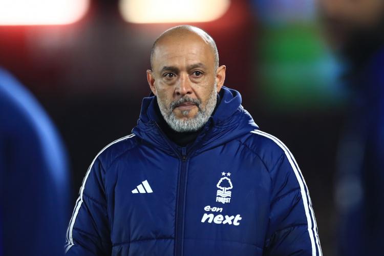 矛盾也已公, 他与全球足 矛盾也已公, 他与全球足