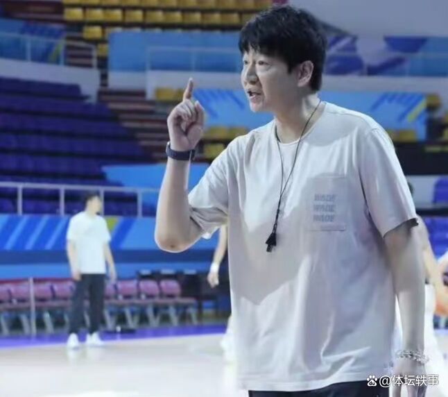 背后却藏着, 的尴尬 背后却藏着, 的尴尬